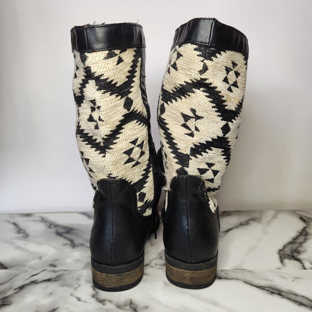 FOREVER 21 WOMENS SIZE 7 - 7.5 LOW HEEL BOOTS - Picture 4 of 11